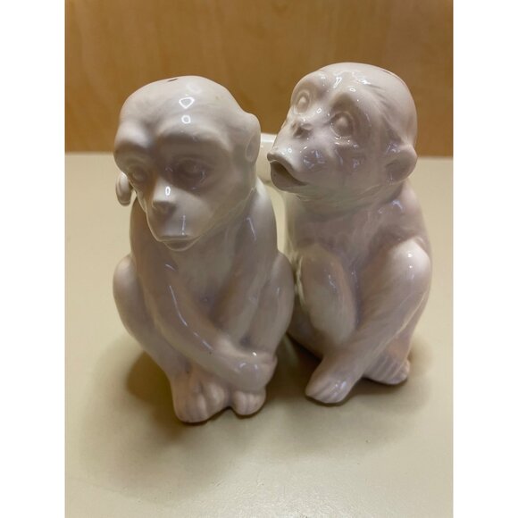 Vintage Fitz & Floyd Monkey Shine Salt & Pepper Shakers Japan Hug White - Picture 2 of 8
